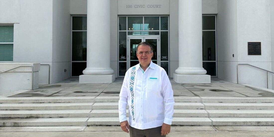 El excanciller Marcelo Ebrard señala que no se puede permitir una ley que niega el acceso a la salud o a la educación a personas migrantes como la que promueve el gobernador de Florida, Ron DiSantis.