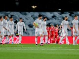Jugadores del Real Madrid se lamentan después de recibir un gol del Sevilla el pasado fin de semana.