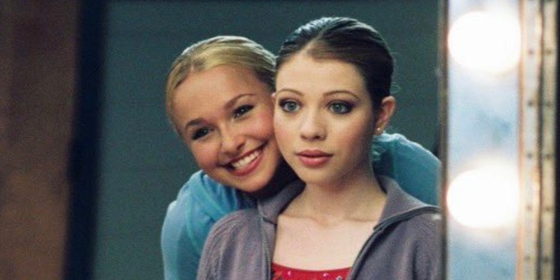 Hayden Penetriere y Michelle Trachtenberg en la película 'Ice princess'