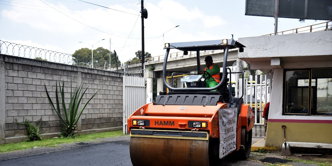 Máquinas federales de repavimentación.