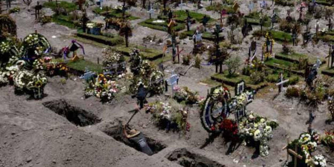 Cementerios en el país continúan cerrados debido a la pandemia de COVID-19.