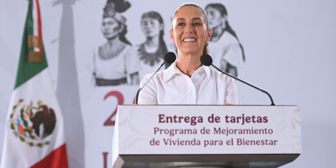 Claudia Sheinbaum, ayer, en gira de trabajo por el Estado de México.