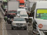 Integrantes de la AMOTAC realizaron un bloqueo parcial en la Autopista México-Pachuca a la altura de la caseta San Cristóbal.