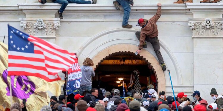 El video editado por la BBC corresponde al discurso de Trump previo al asalto al Capitolio de Estados Unidos.