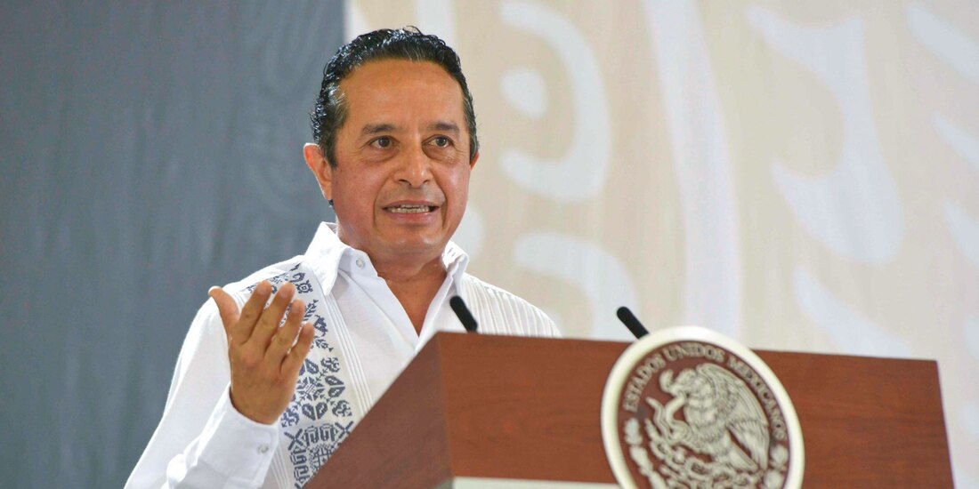 El Gobernador de Quintana Roo, Carlos Manuel Joaquín González.