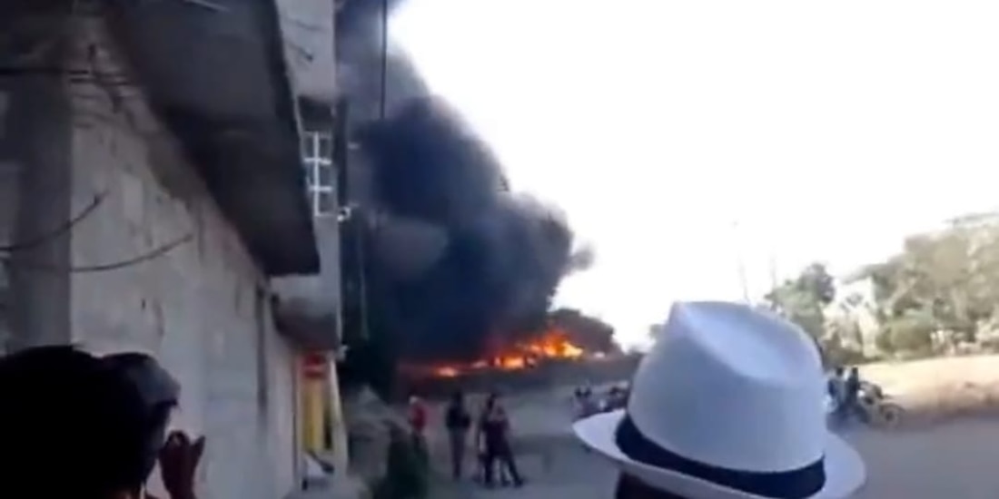 Fuerte incendio en la colonia Potrero del Rey, en Ecatepec, Estado de México.