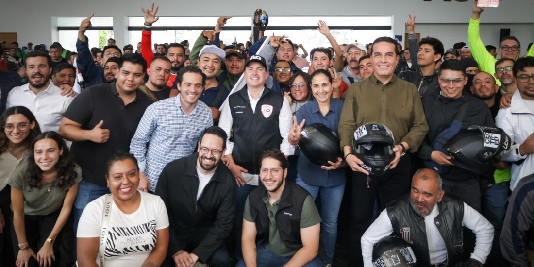 Alcaldía Álvaro Obregón y Uber realizan rodada para promover la seguridad vial de los motociclistas.