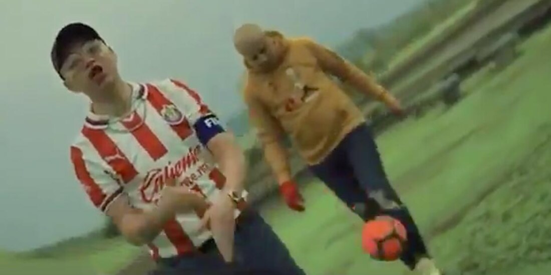 "Bofo" Bautista así como exfutbolista de las Chivas es un fanático del Rebaño.