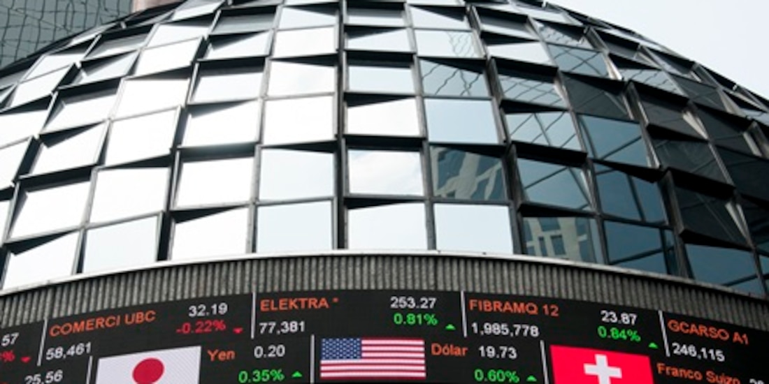 BMV y peso se debilitan ante reajuste monetario