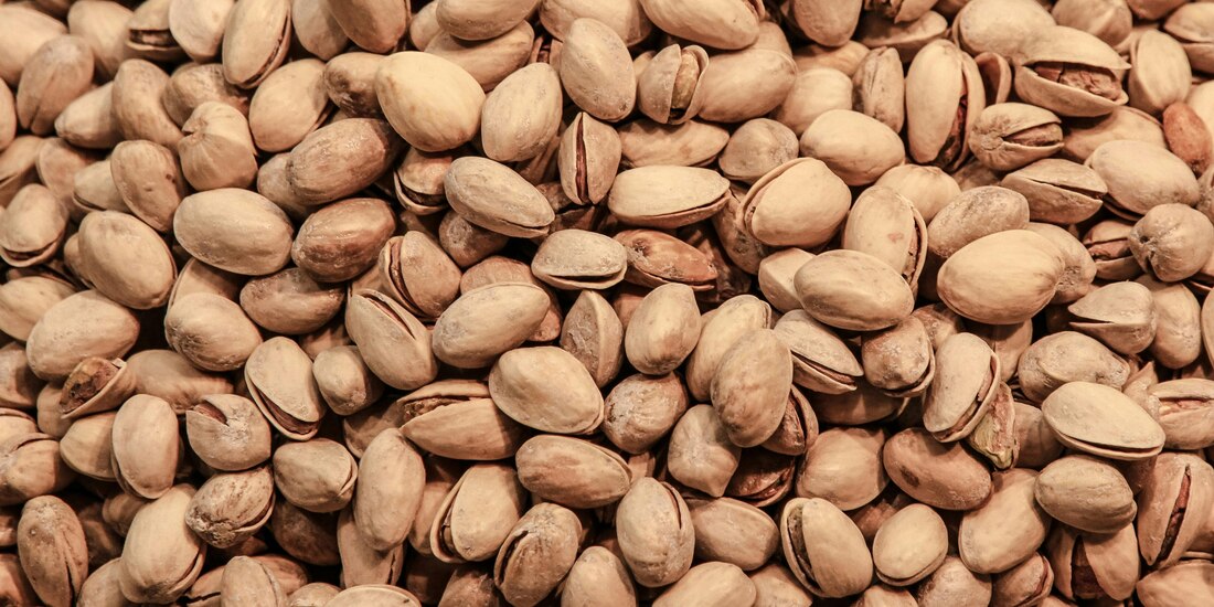El pistache es conocido como la "Nuez Feliz" o "Nuez Sonriente".