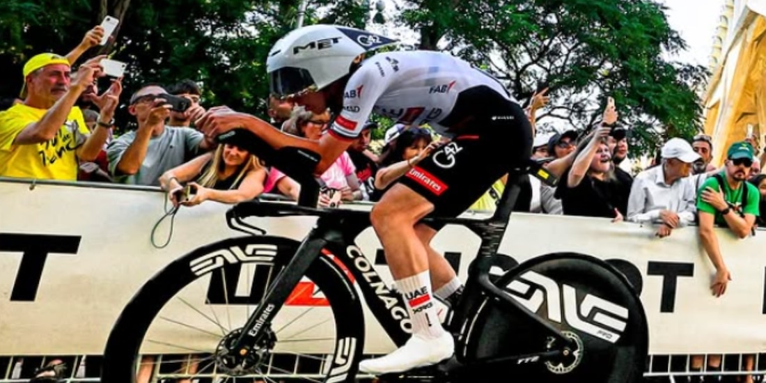 El mexicano Isaac del Toro continúa su primera participación en el Tour de Francia.