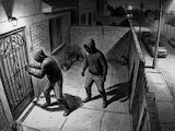 Dibujo de un presunto robo a casa habitación captado por una cámara.