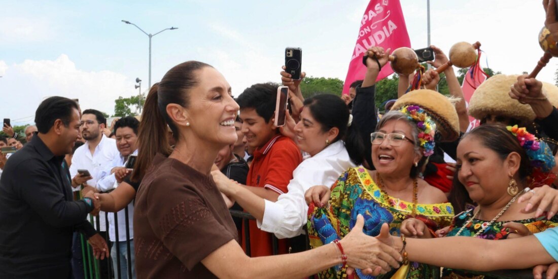 La presidenta en la supervisión de obra del H. G. Z. 13 del IMSS, ayer, en Chiapas.