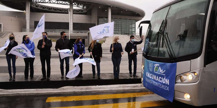 El gobernador de Tamaulipas, Francisco García Cabeza de Vaca, participó en el banderazo de arranque de la primera etapa del programa de traslado y Vacunación Transfronteriza.