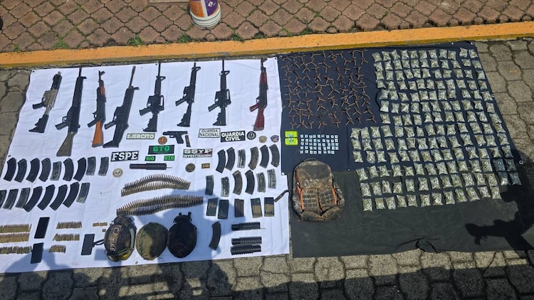 Autoridades de tres órdenes de gobierno aseguraron armas largas, lanzagranadas y dosis de droga tras persecución en Pénjamo y La Piedad.