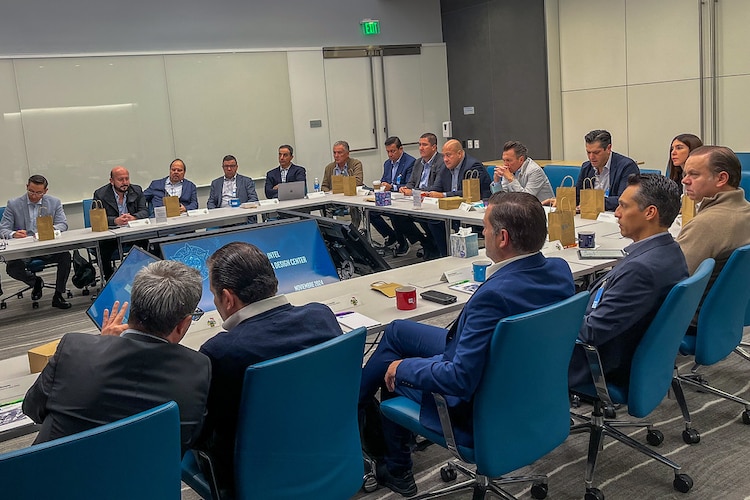 Se abordaron con Intel los planes de crecimiento en la industria de semiconductores en Jalisco. Foto: Especial