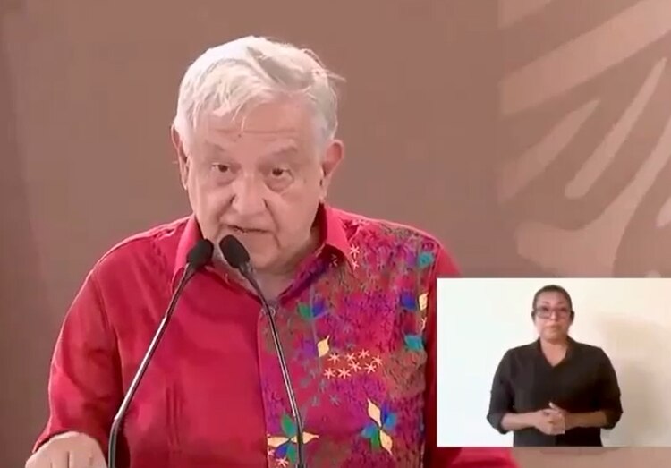 AMLO elogia a Mara Lezama en visita de supervisión a Ichkabal.