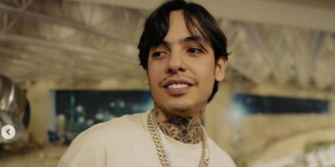 Natanael Cano regaña a uno de sus músicos en medio concierto; fans piden 'que lo anexen' (VIDEO)