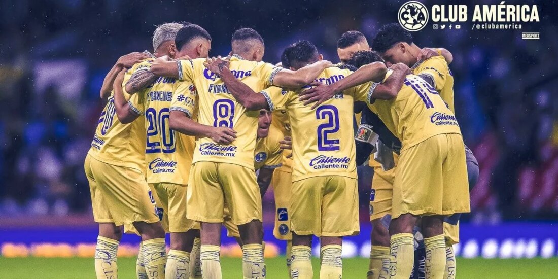 Los futbolistas del América previo a uno de sus juegos en el Torneo Apertura 2022 de la Liga MX.