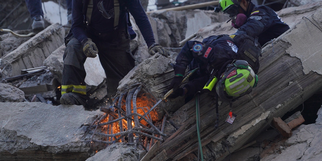 Tras el terremoto en Colombia, equipos de rescate buscan sobrevivientes en Cali, el 11 de agosto de 2026.