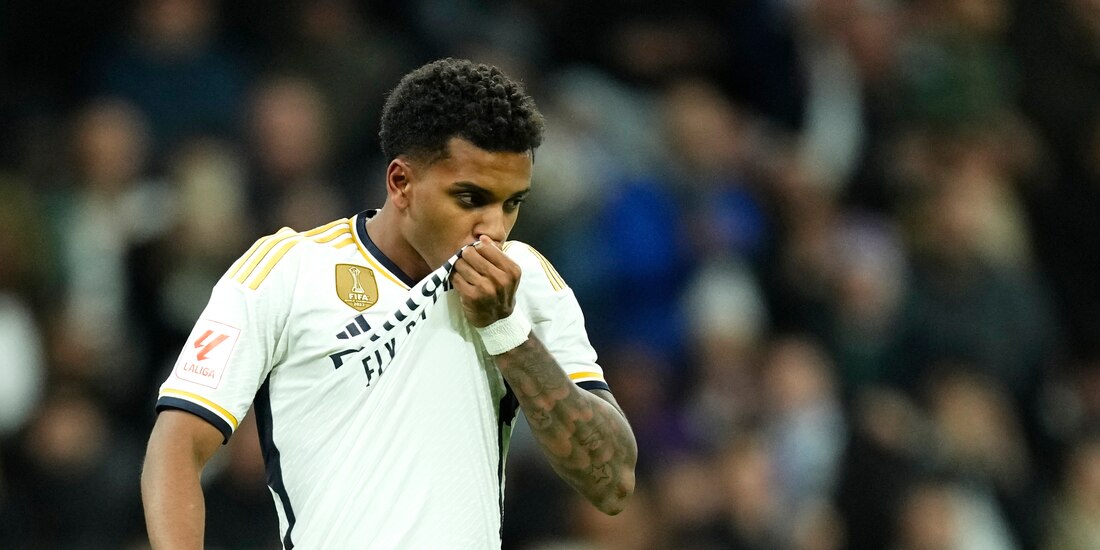Rodrygo celebra tras anotar el segundo gol del Real Madrid en la victoria 2-0 ante Granada en LaLiga