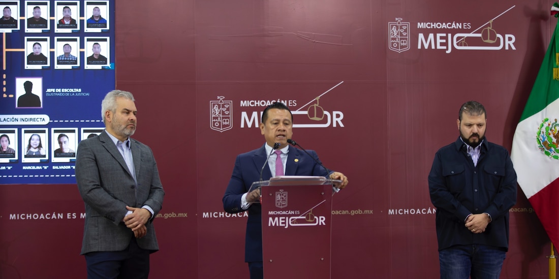 Autoridades informando sobre las investigaciones.