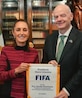 ‘Todo va a salir maravilloso’, afirma Claudia Sheinbaum tras reunión con presidente de la FIFA.