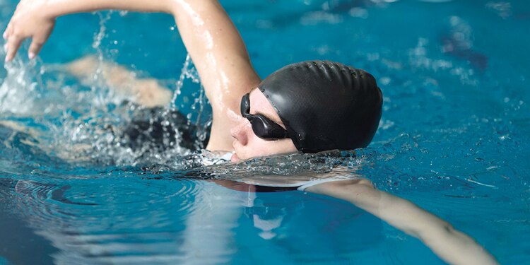 Natación es una de las mejores disciplinas para mejorar tu respiración.