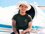 Christian Nodal bloqueó en Instagram a una exconcursante del programa "Enamorándonos".