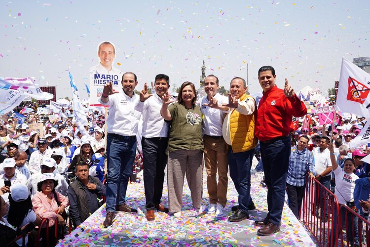 Fue acompañada por candidatos a diversos cargos de elección popular.