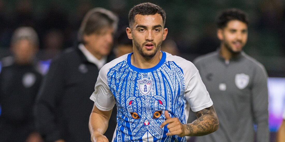 Luis Chávez durante un juego con el Pachuca en la Liga MX.