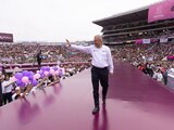El mandatario, ayer, en el Estadio Morelos.
