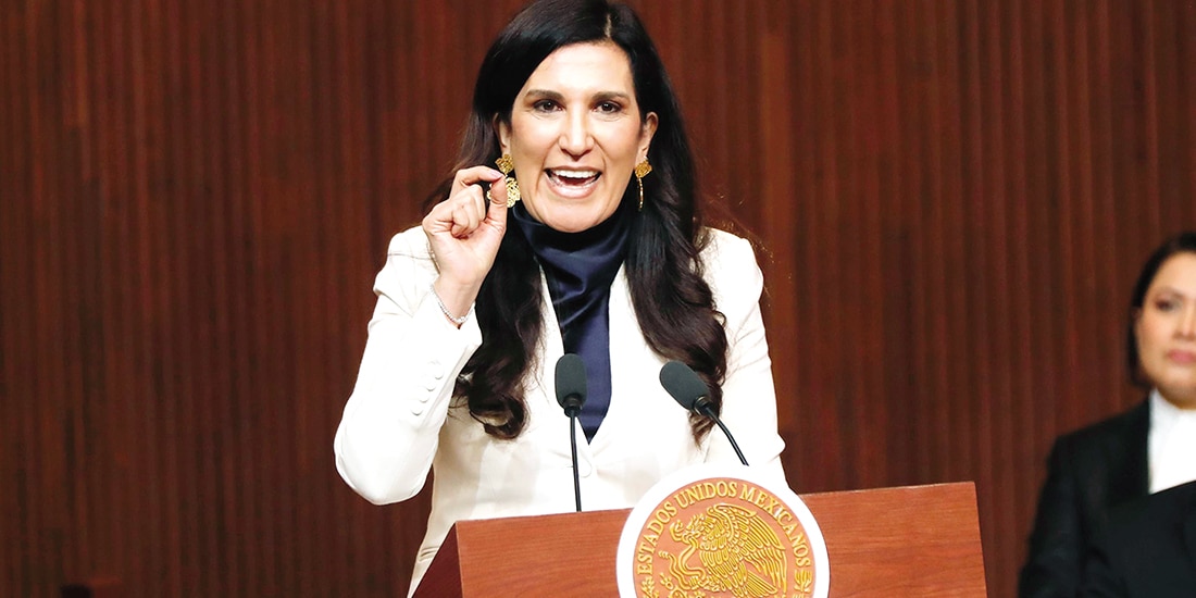 Kenia López Rabadán, presidenta de la Cámara baja, ayer, durante la ceremonia del 109 aniversario.
