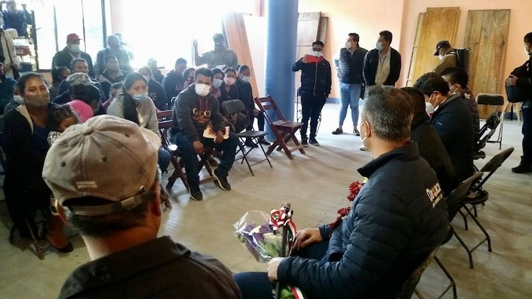 El gobernador Alejandro Murat escuchó los acuerdos a los que se llegó.