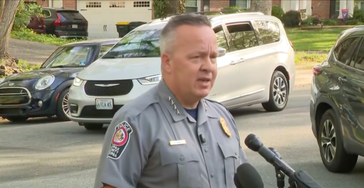 Jefe de policía del Departamento de Policía del condado de Fairfax, Kevin Davis