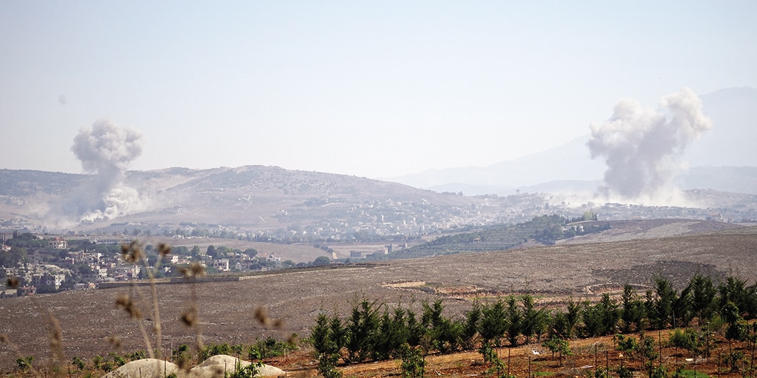 Humo en el sur del Líbano después de un ataque israelí, ayer.
