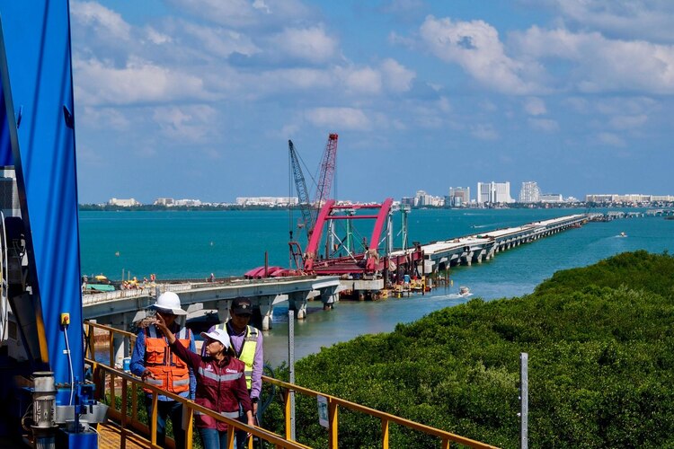 El Puente Nichupté utiliza tecnología "top down", única en México y América Latina.