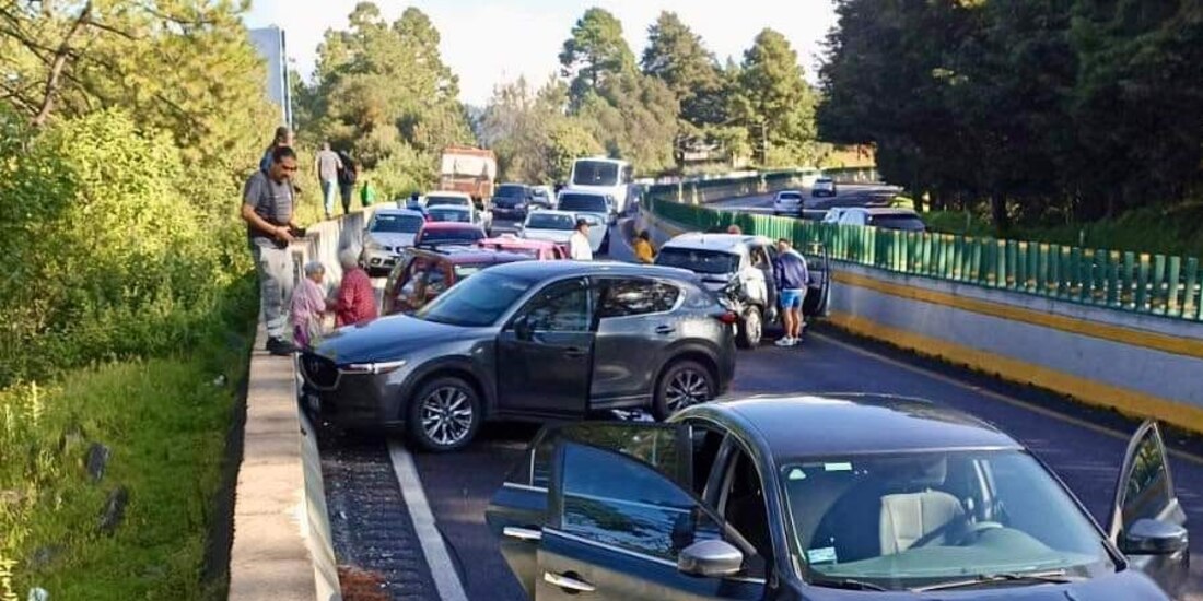 El accidente ocurrido ayer provocó filas de hasta 3 kilómetros de vehículos en dirección a la capital de Morelos.