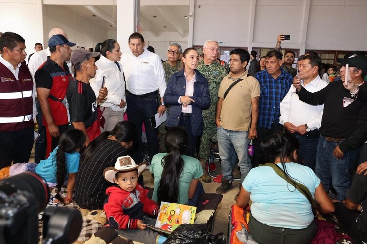 La presidenta adelantó que, tras reabrir caminos, iniciará un censo para entregar apoyos a familias damnificadas.