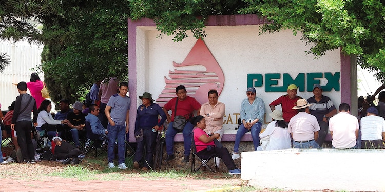En Chiapas, la disidencia cercó las instalaciones de Pemex Plan de Ayala.