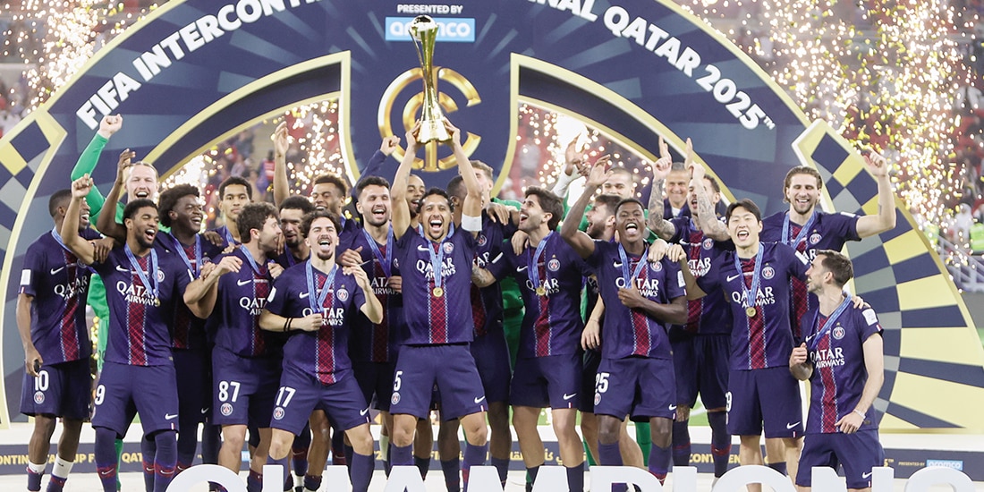 Los futbolistas del PSG celebran el título que ganaron.