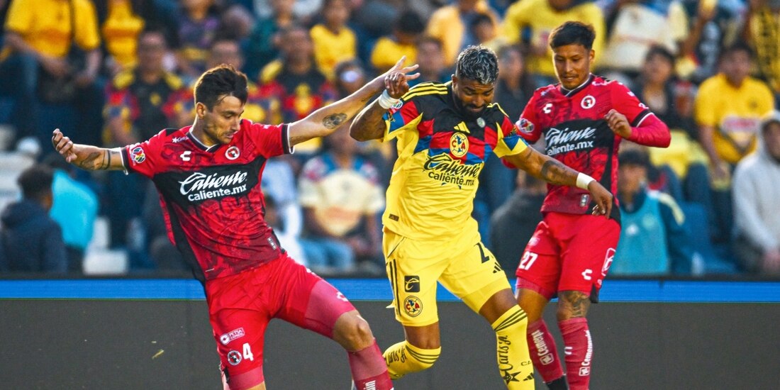 El partido entre América y Xolos se suspendió por protocolo de tormenta eléctrica.