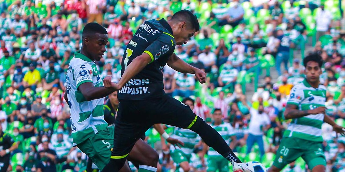 Santos y Chivas repartieron unidades y el juego terminó 0-0.