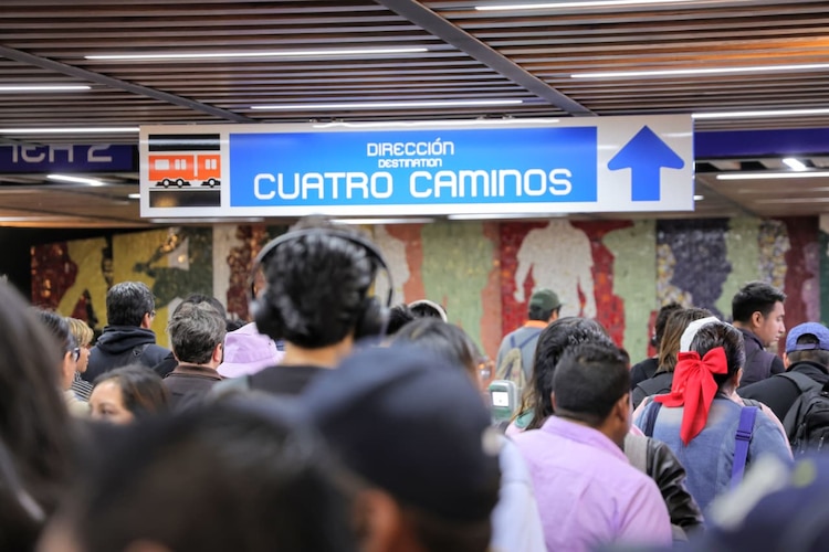 Las autoridades capitalinas informaron que la renovación integral de las estaciones beneficiará a más de 100 mil usuarios diariamente.