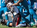 Trevor Lawrence sufre un duro golpe en el juego Jaguars vs Texans de la NFL