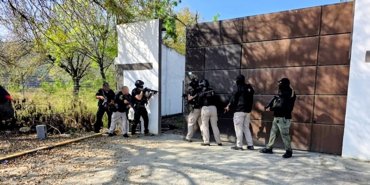 Cae presunto fundador de Los Zetas tras operativo en Santiago