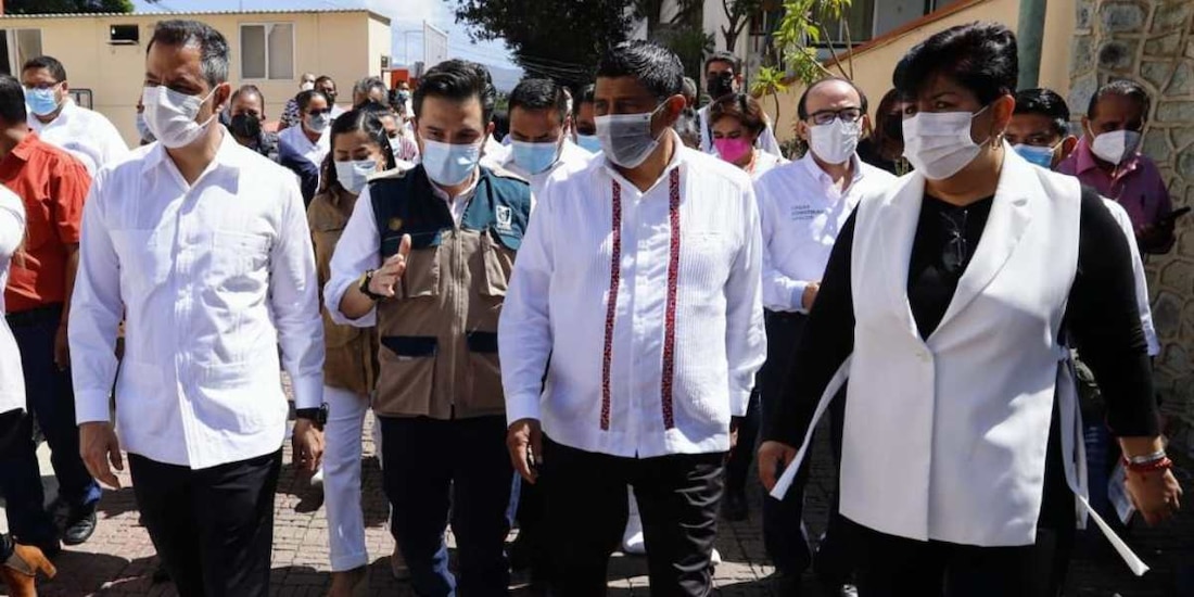 Los funcionarios federales detallaron el proyecto para crear un sistema integral de salud que atienda a toda la población.