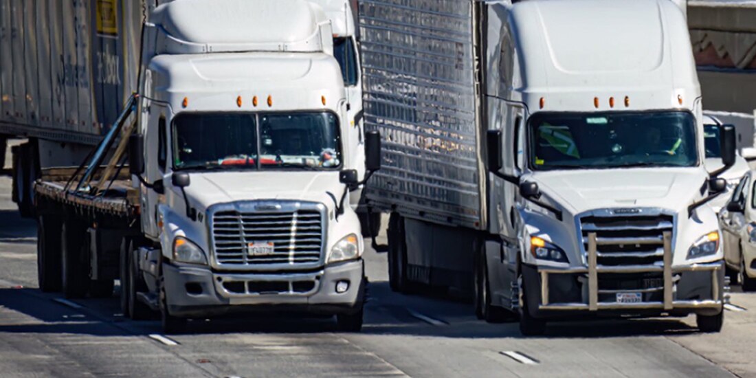 Reporta Inegi caídas en vehículos pesados