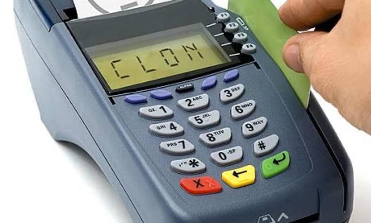 Prioriza el uso de tarjetas sin información impresa físicamente