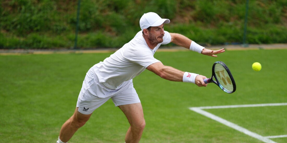 El tenista inglés en el entrenamiento de ayer, previo a su posible participación en Wimbledon.